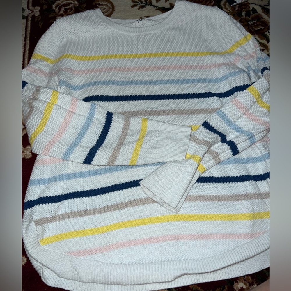 🎁🎀🌟 Gap Sweater